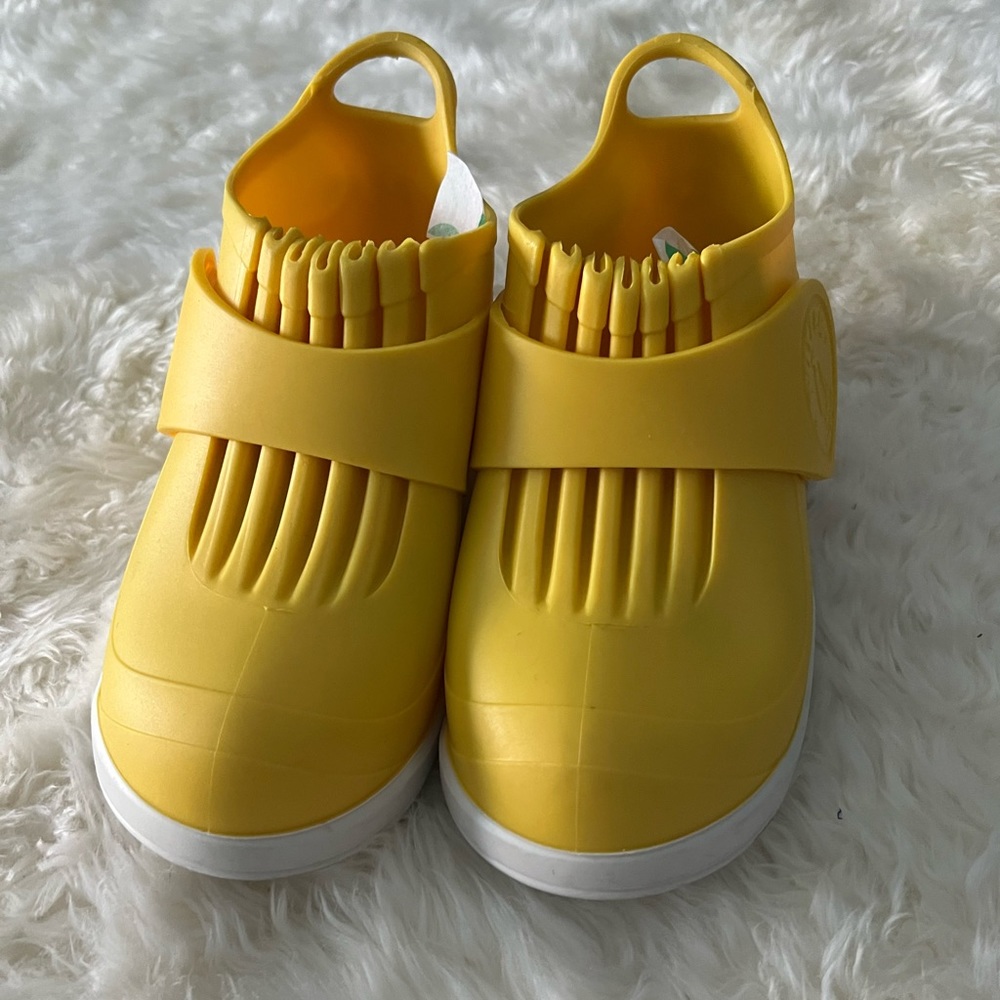 NWOT - Butler Over Boot Yellow Shoe Cover